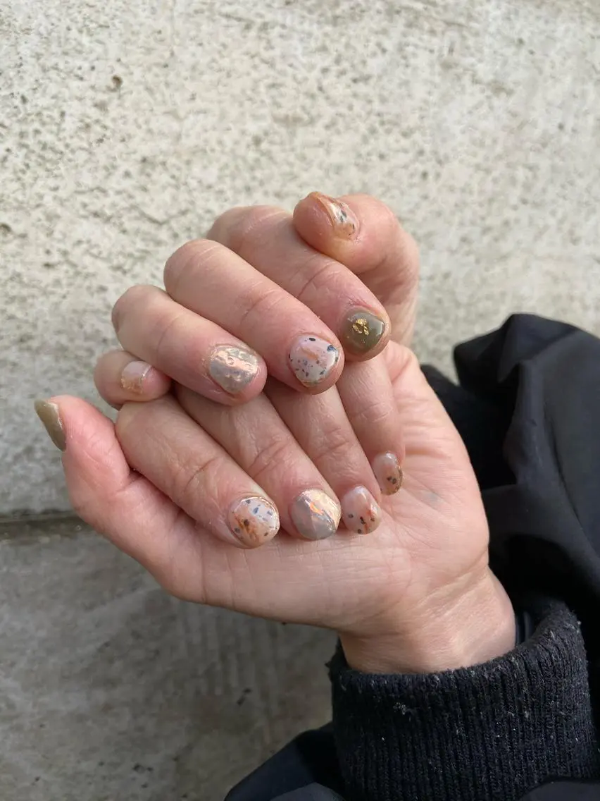 ネイル ミラーネイル ニュアンスネイル ショートネイル 冬ネイル . unffのネイルデザイン
