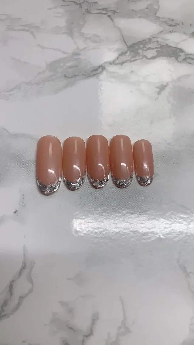 ネイル フレンチネイル ガラスフレンチ ハンドネイル はな💎ネイル ワンホン、長さ出しのネイルデザイン