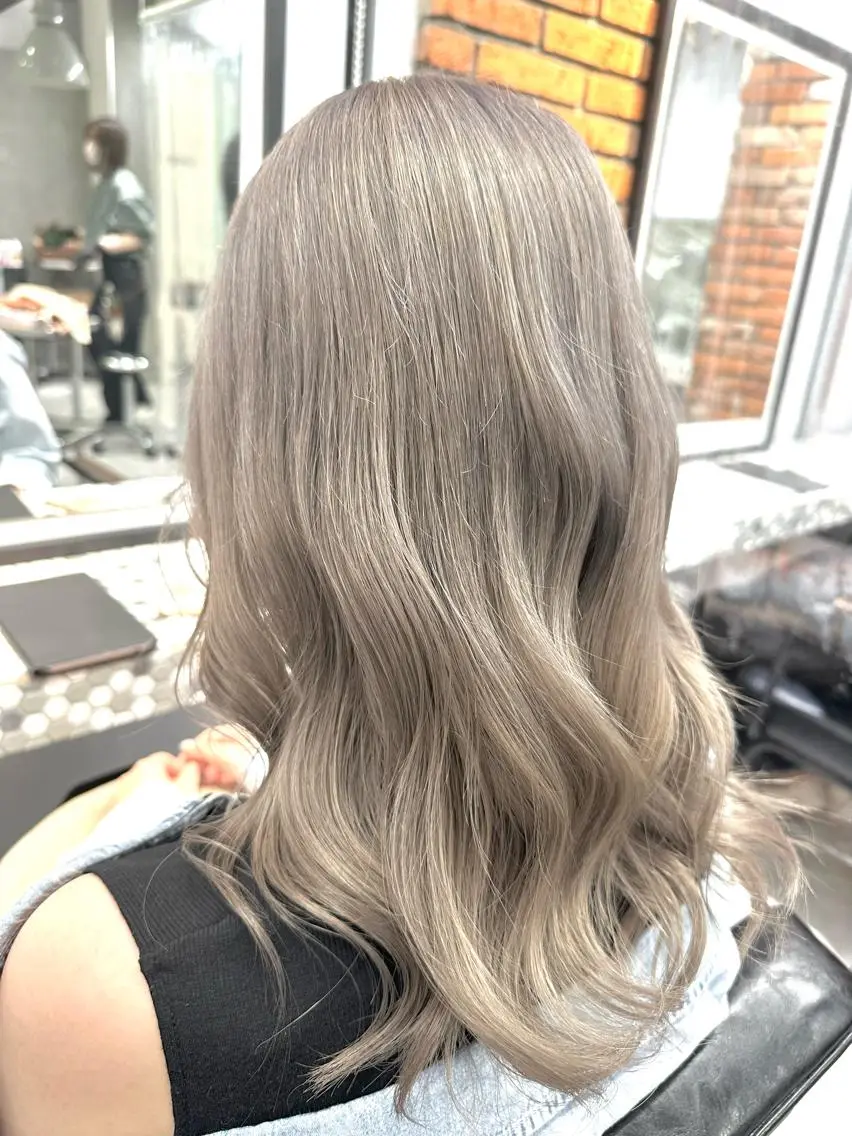 ミディアム quill クイル　ツボイタクマのヘアスタイル