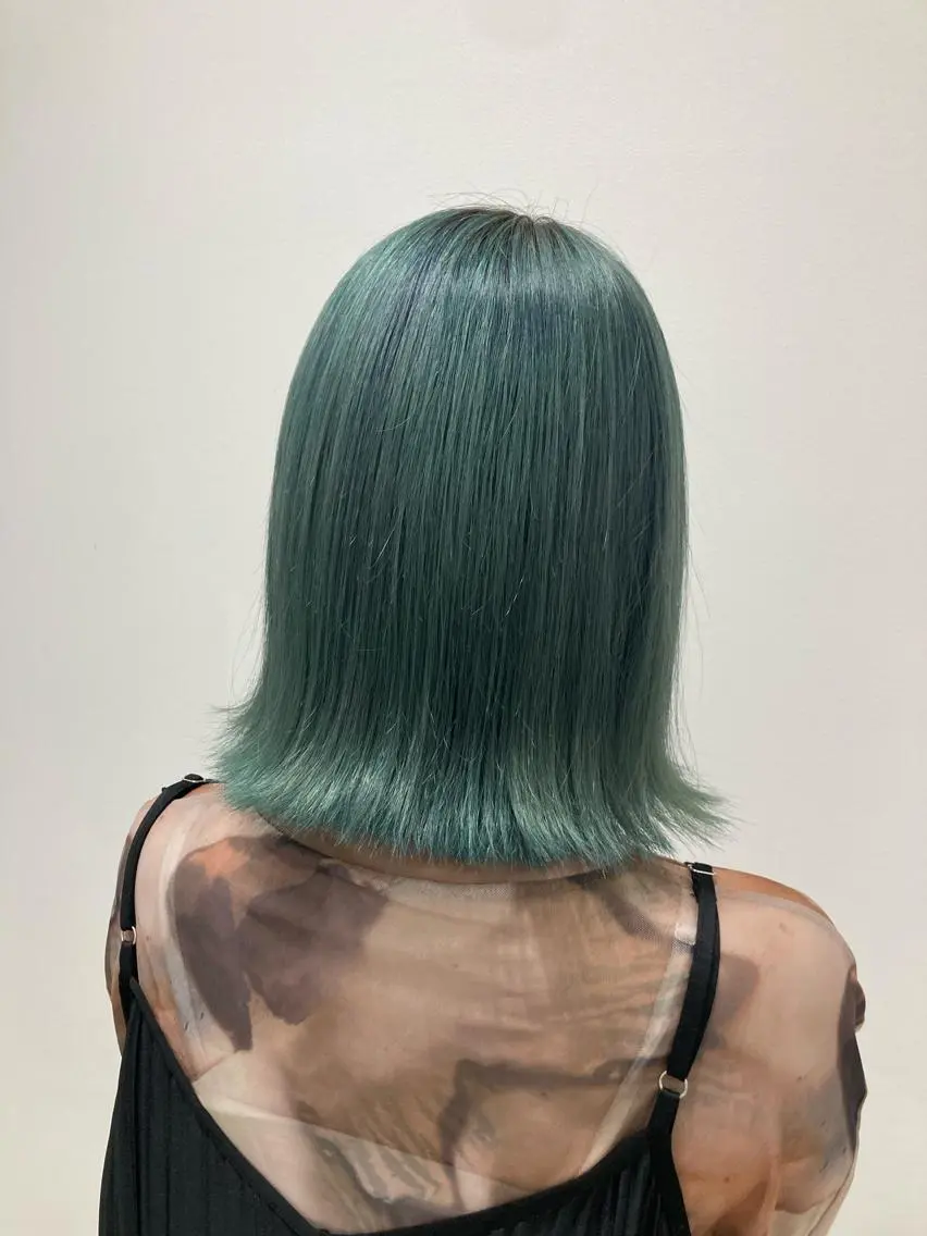 ミディアム カラー ブリーチ ヘアカラー ピンクカラー🎀 米津 美佑のヘアスタイル