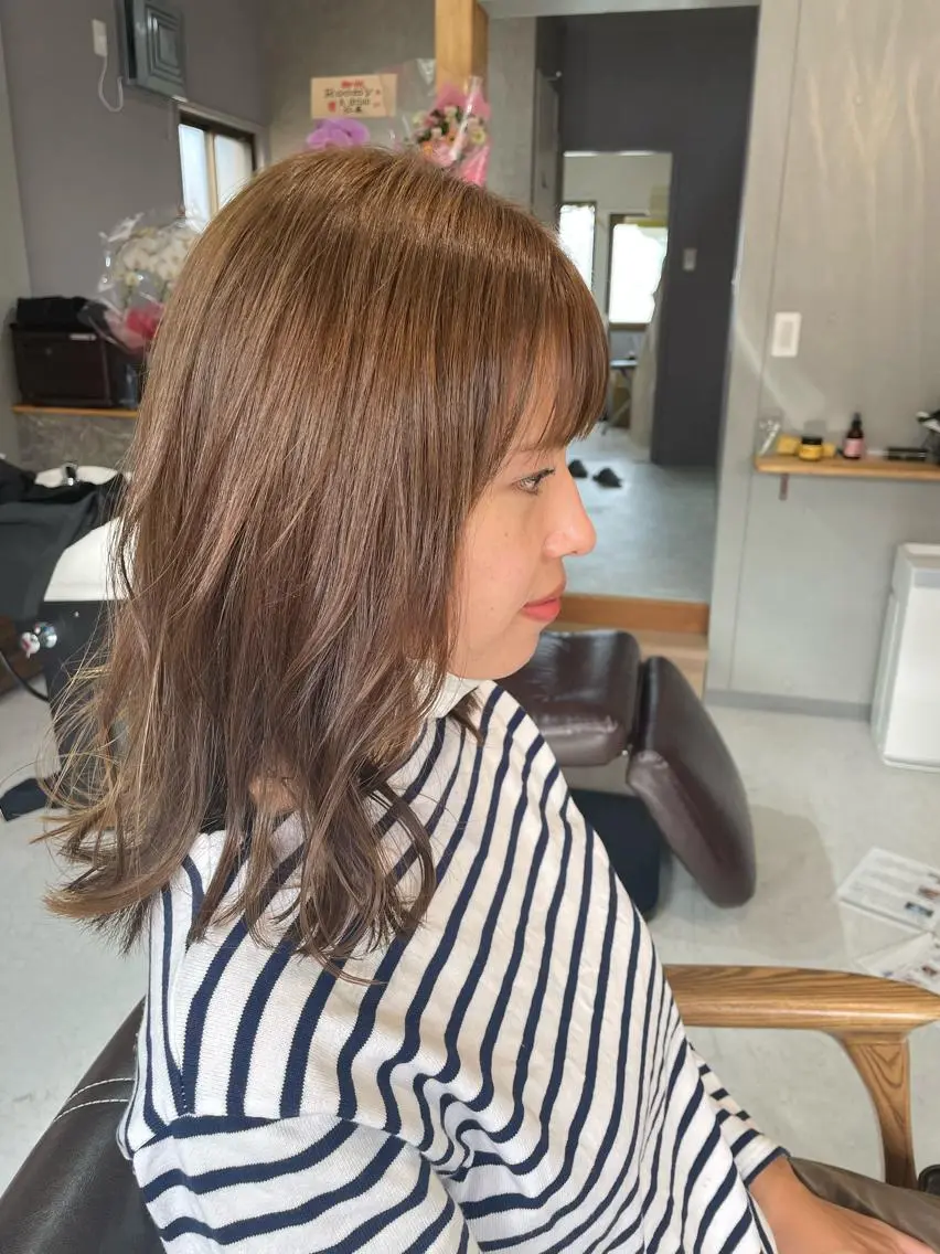 ロング 阪本 亜由美のヘアスタイル