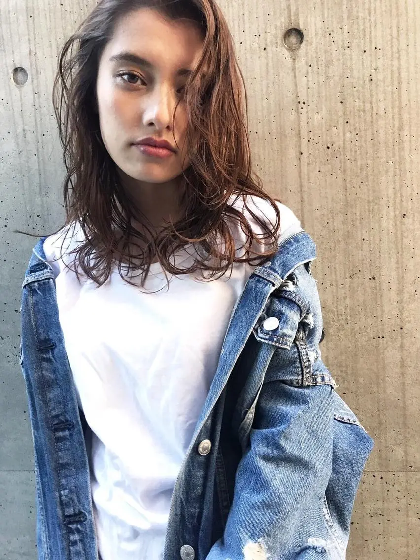 セミロング カラー カット ヘアカラー トリートメント 一ノ瀬 暁のヘアスタイル