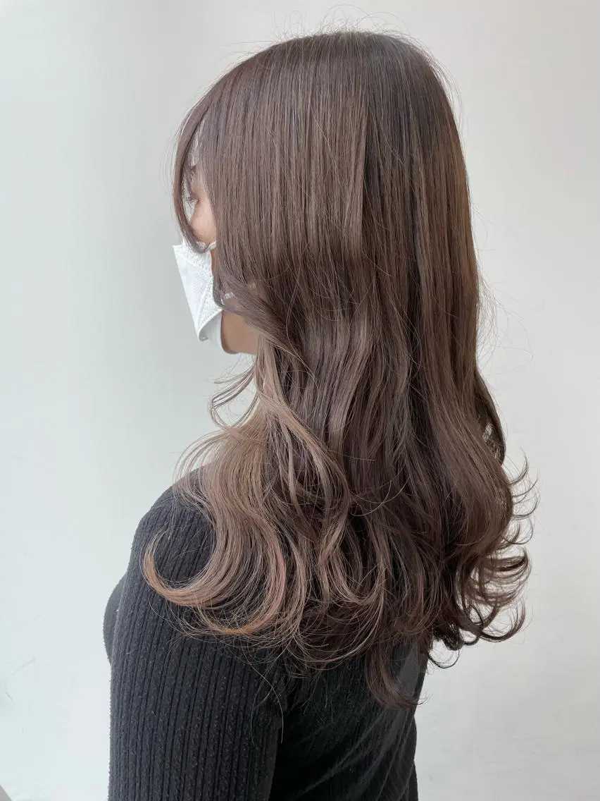 ミディアム カラー ヘアアレンジ ベージュカラー ブリーチ インナーカラー ミルクティーベージュ ヘアカラー トリートメント 🦄インナーカラー 🦄貫井彩花のヘアスタイル