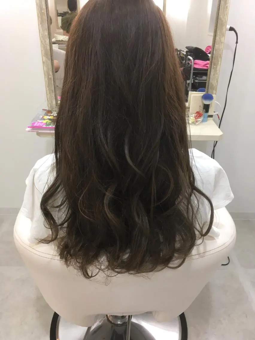 セミロング ロング カラー 髪質改善 中川 翔のヘアスタイル