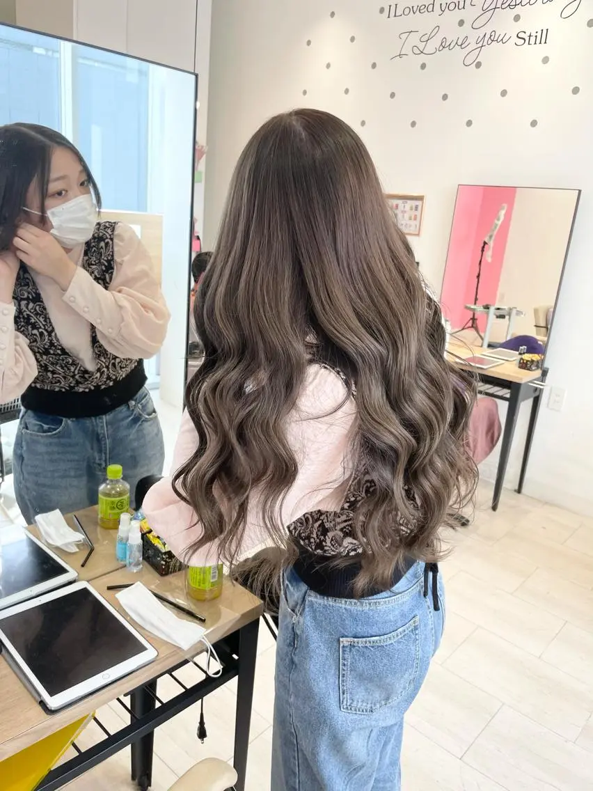 ロング カラー グレージュ 韓国風ハッシュカット 似合わせレイヤー池袋のヘアスタイル