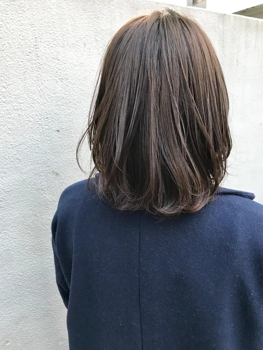 セミロング カラー ヘアアレンジ グレージュ 佐藤 魁人のヘアスタイル