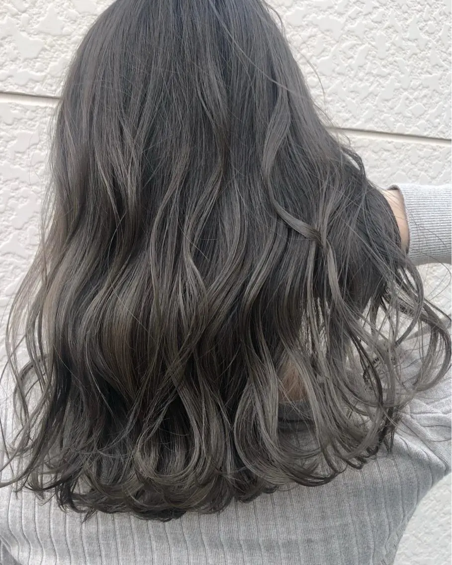 セミロング 髪質改善カラー× 美髪ストレート前出のヘアスタイル