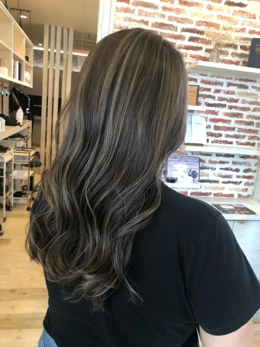 ロング カラー ハイライトカラー ハイライト 東恩納 誠のヘアスタイル