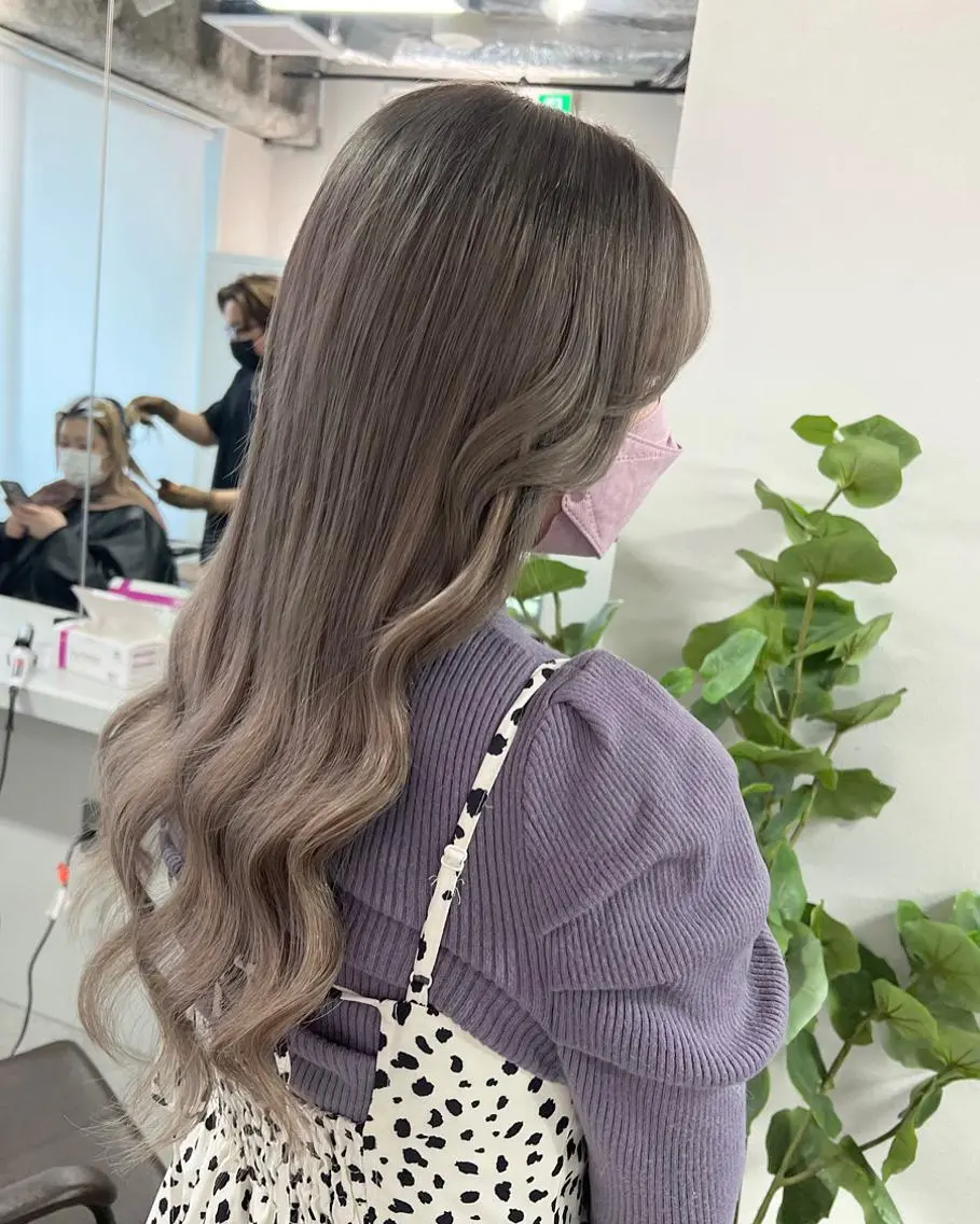 セミロング カラー グレージュ エクステ nailist mana𖤐´-のネイルデザイン