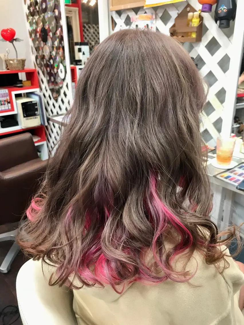 ロング カラー 岩谷/ブリーチ 🪽透明感カラーのヘアスタイル