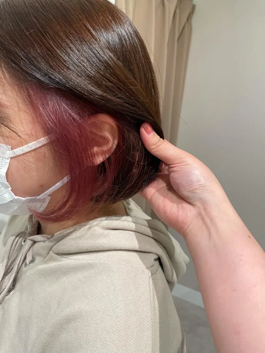 カラー インナーカラー ピンクカラー ボブ 酒見 里奈のヘアスタイル