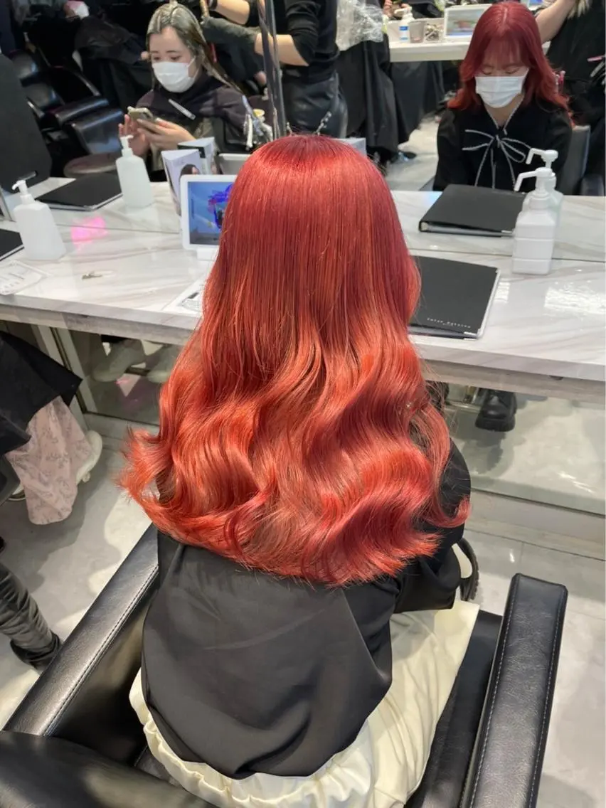 ロング カラー パーマ ヘアアレンジ メンズ メンズバレイヤージュ メンズブリーチ メンズハイライト メンズハイトーン メンズインナーカラー 歩くパワースポット 🦋KAHOのヘアスタイル