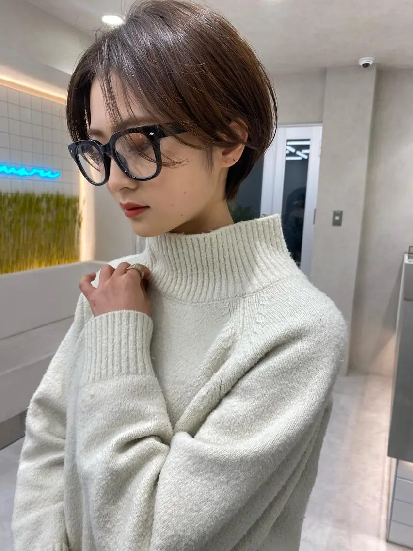 ショート かえ🩶韓国ボブ🎀 透明感カラー🥣のヘアスタイル