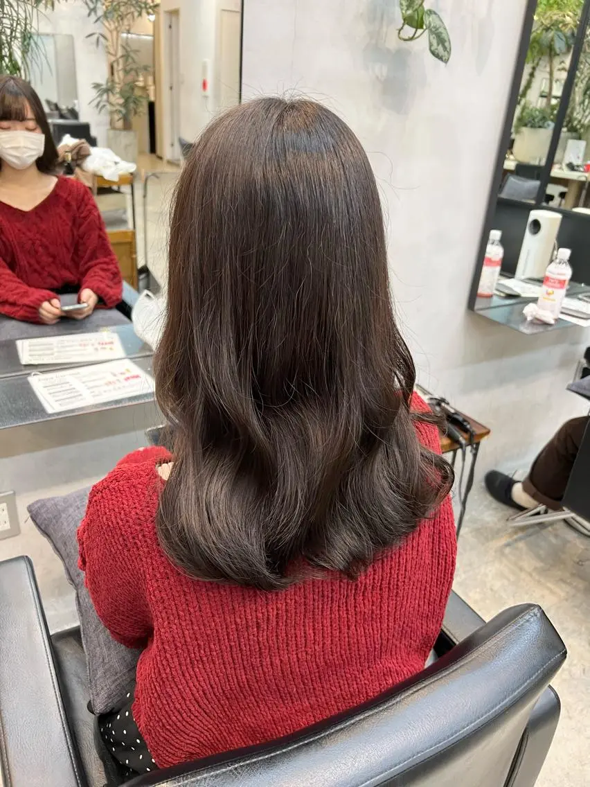 ロング カラー グレージュ オレンジ 吉川 陽菜のヘアスタイル