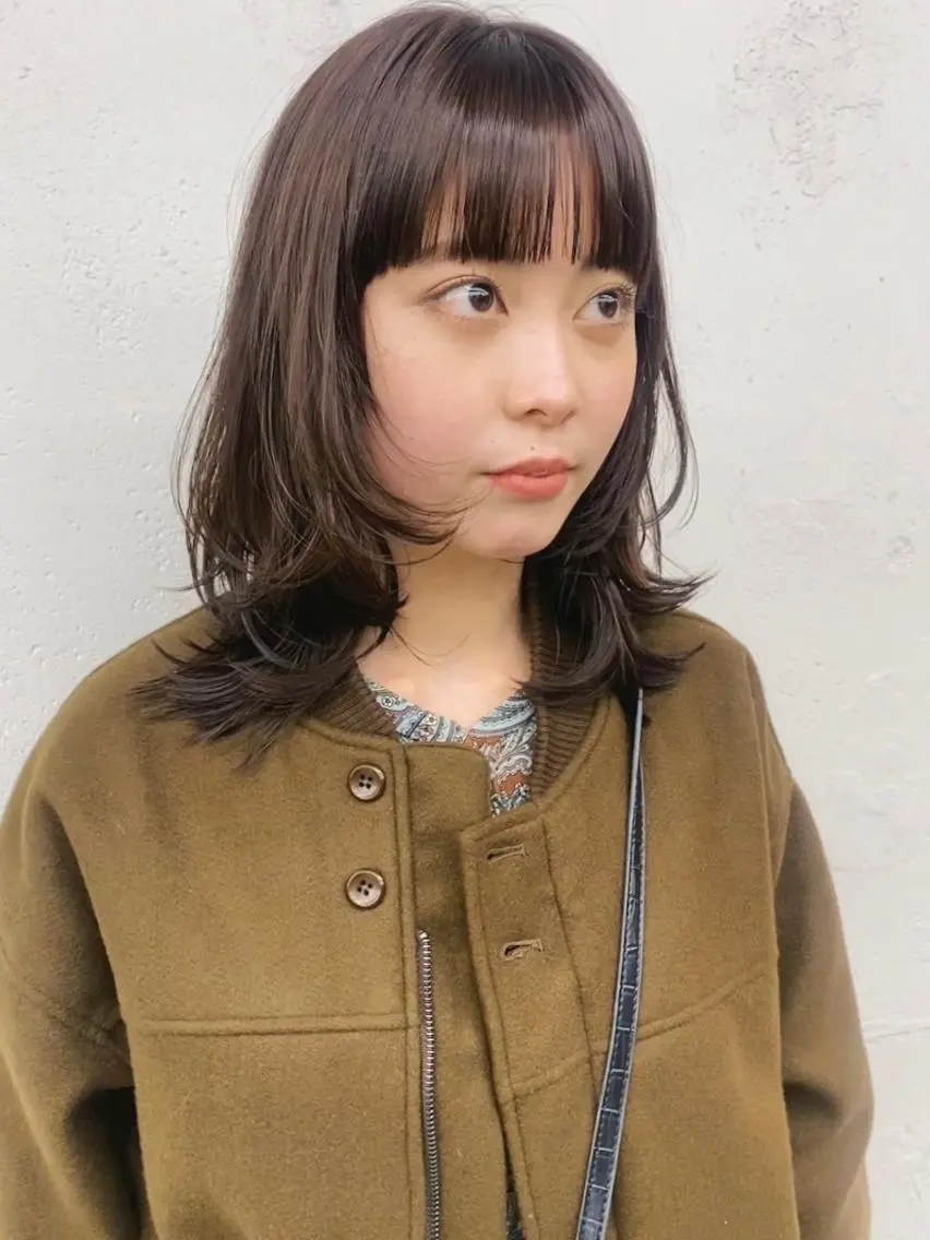 ミディアム カラー ベージュカラー 透明感カラー 大石 沙季のヘアスタイル