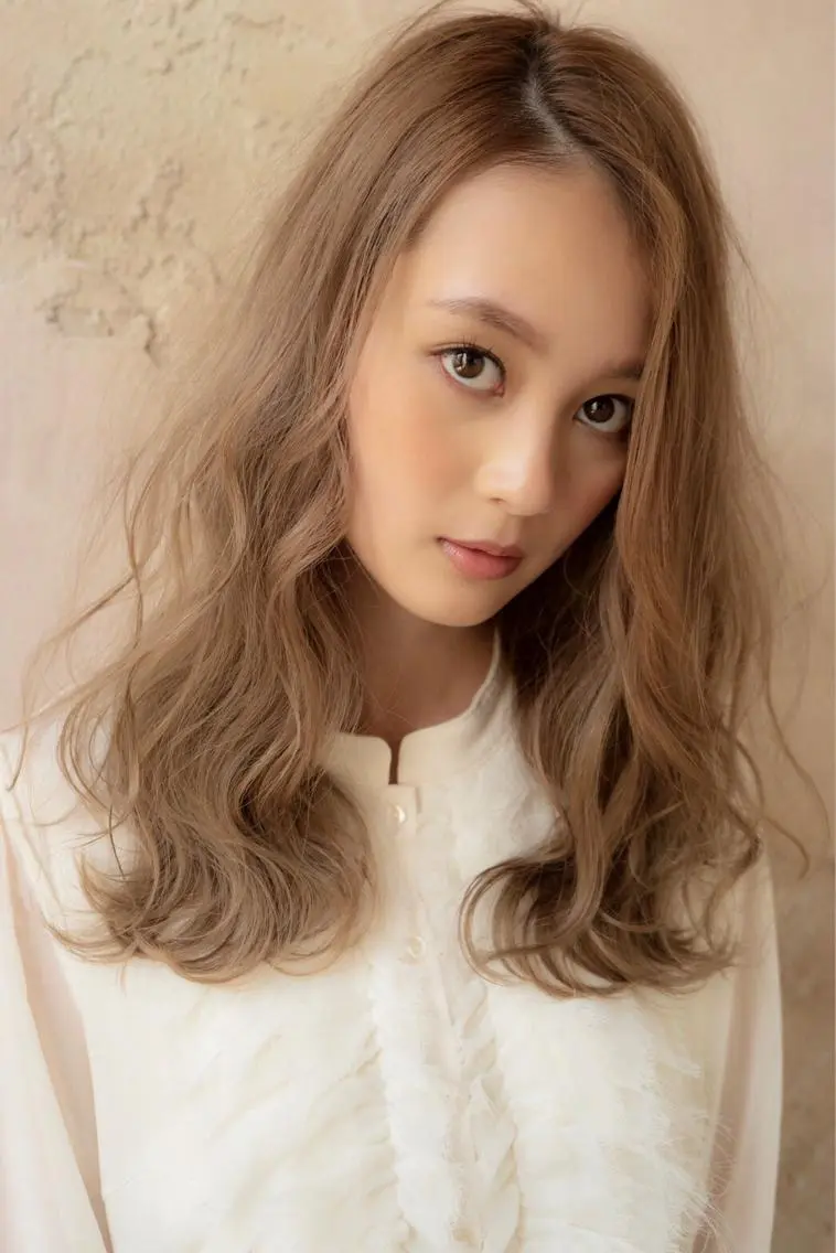 ロング カット ヘアカラー トリートメント 髪質改善　縮毛の達人 矢井由真のヘアスタイル
