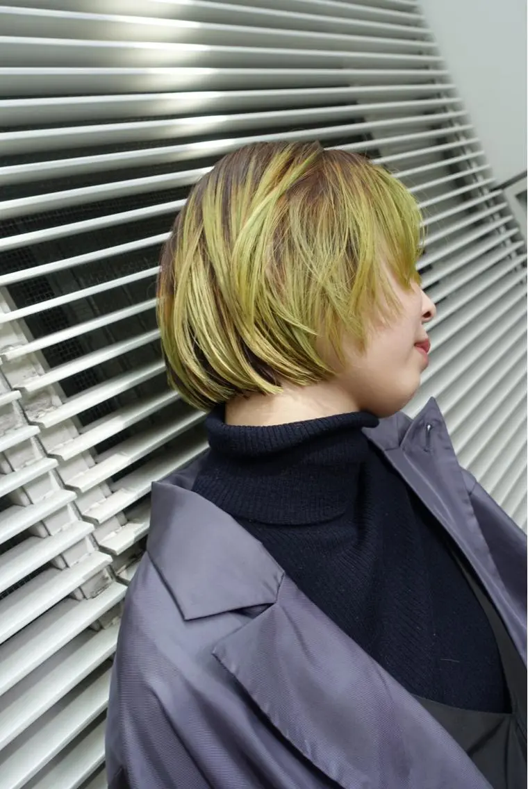 ショート カラー ベージュカラー ブリーチ ダブルカラー ハイライトカラー ハイトーンカラー tension 【テンション】のヘアスタイル
