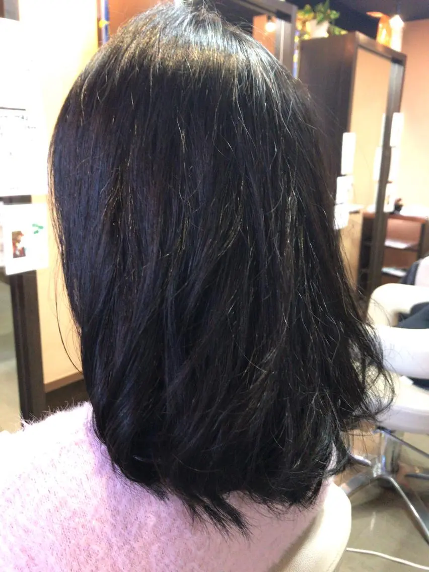 ミディアム カラー ヘアアレンジ 縮毛矯正 ミディアム レイヤー 顔周り金山のヘアスタイル