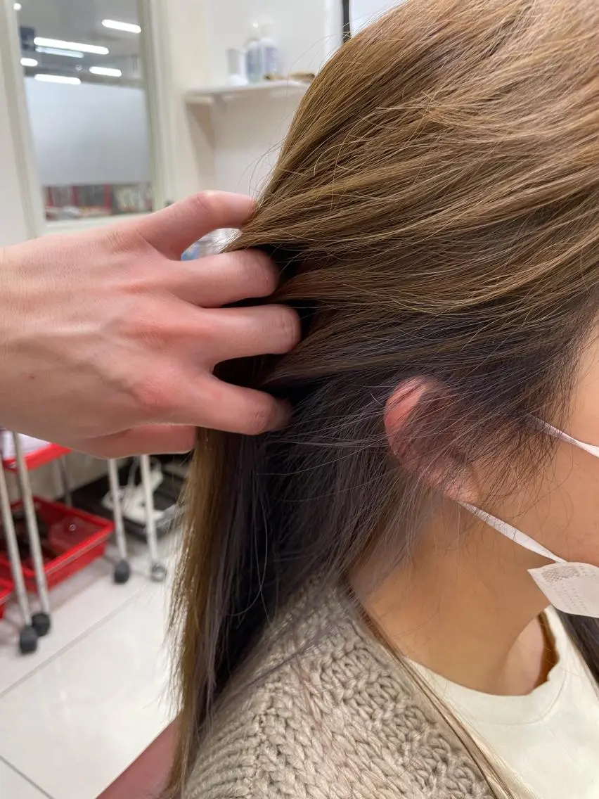 ロング カラー アッシュ イヤリングカラー インナーカラー パープルカラー 💫カットパーマ💫 伊原虎太郎のヘアスタイル