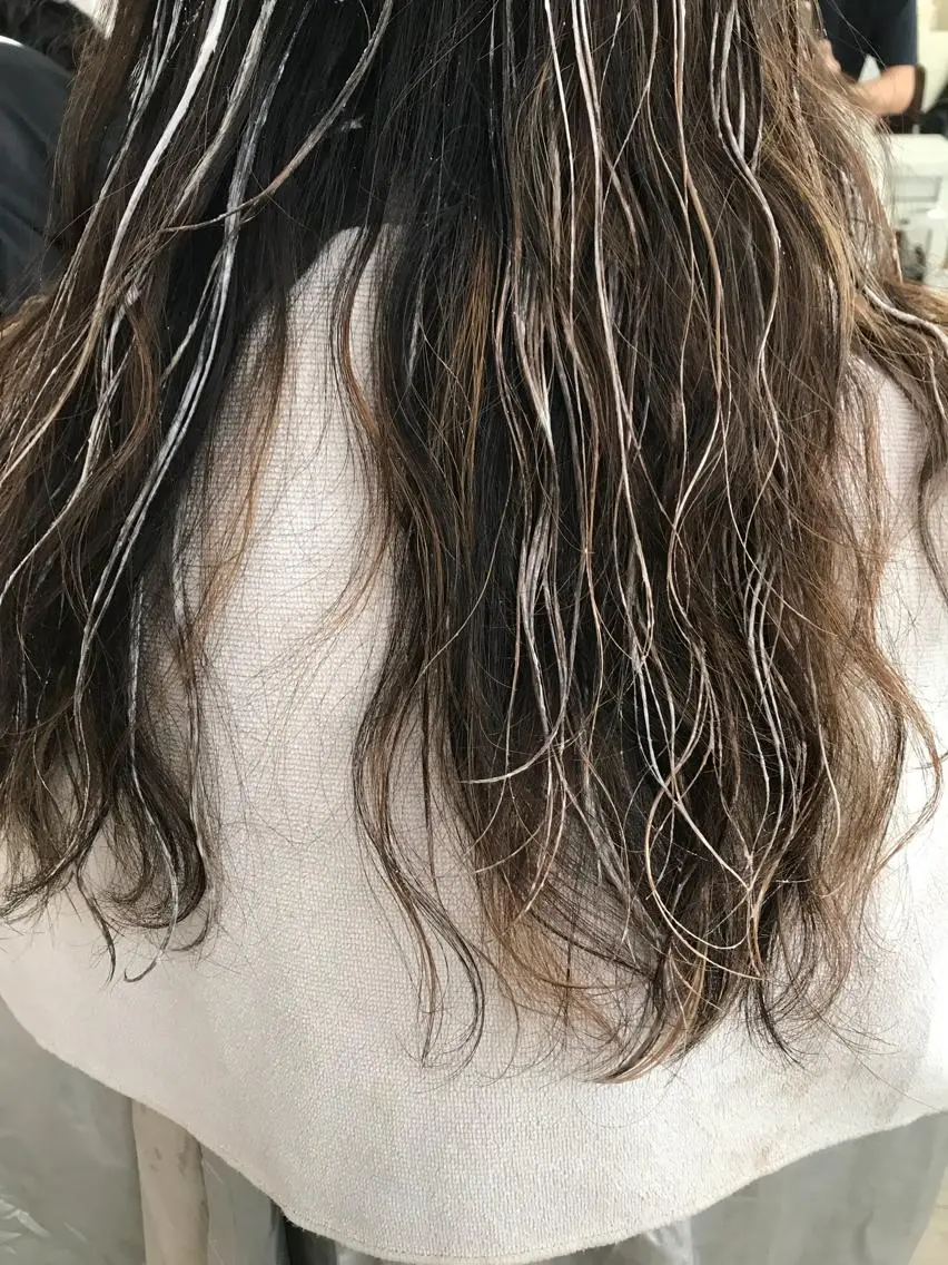 セミロング ハイライト エクステ（レミー毛） NINEのヘアスタイル