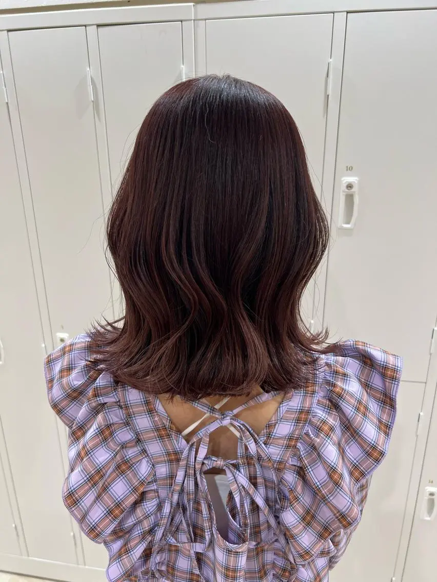 ミディアム ヘアカラー トリートメント ヘッドスパ mina .のヘアスタイル