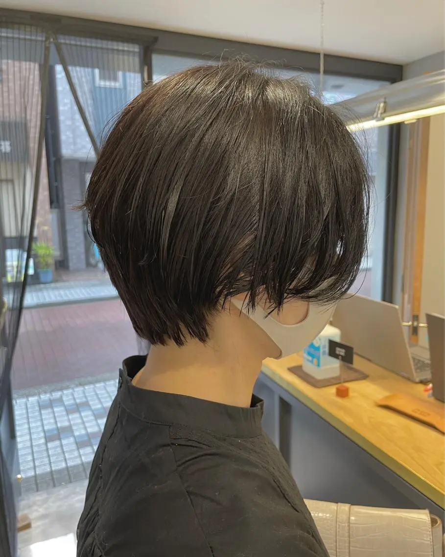 ショート 暖色カラー🍊 ボブ🌿顔周りcutのヘアスタイル