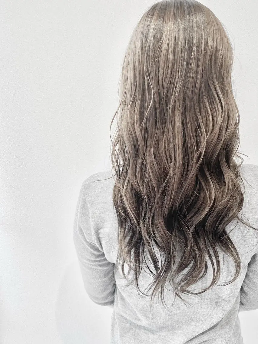 ロング カット ヘアカラー MYRTLE TSUNODAのヘアスタイル