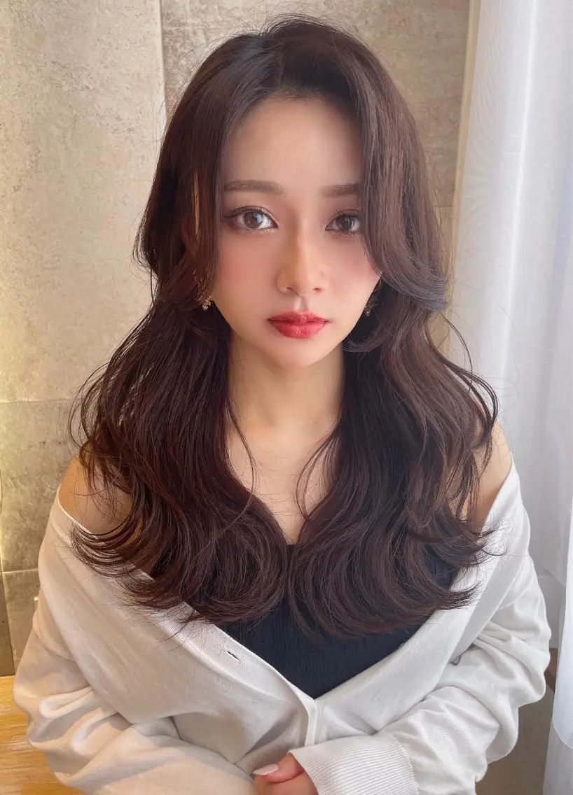 ミディアム カラー ベージュカラー 黒髪 ブリーチ ブルーカラー ブルーブラック カット ヘアカラー トリートメント 木屋元一/透明感 /前髪/レイヤーのヘアスタイル