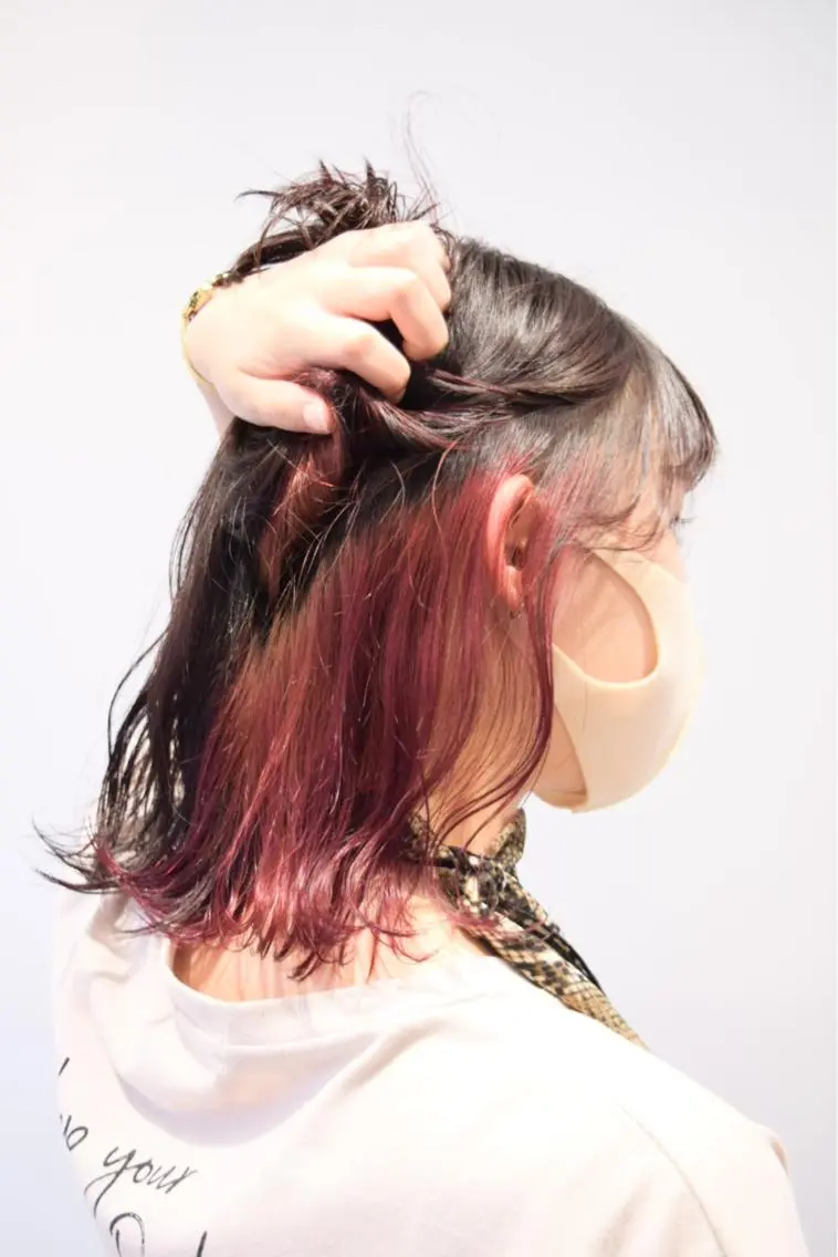 ミディアム カラー インナーカラー ピンクカラー ワタナベ テルマサのヘアスタイル