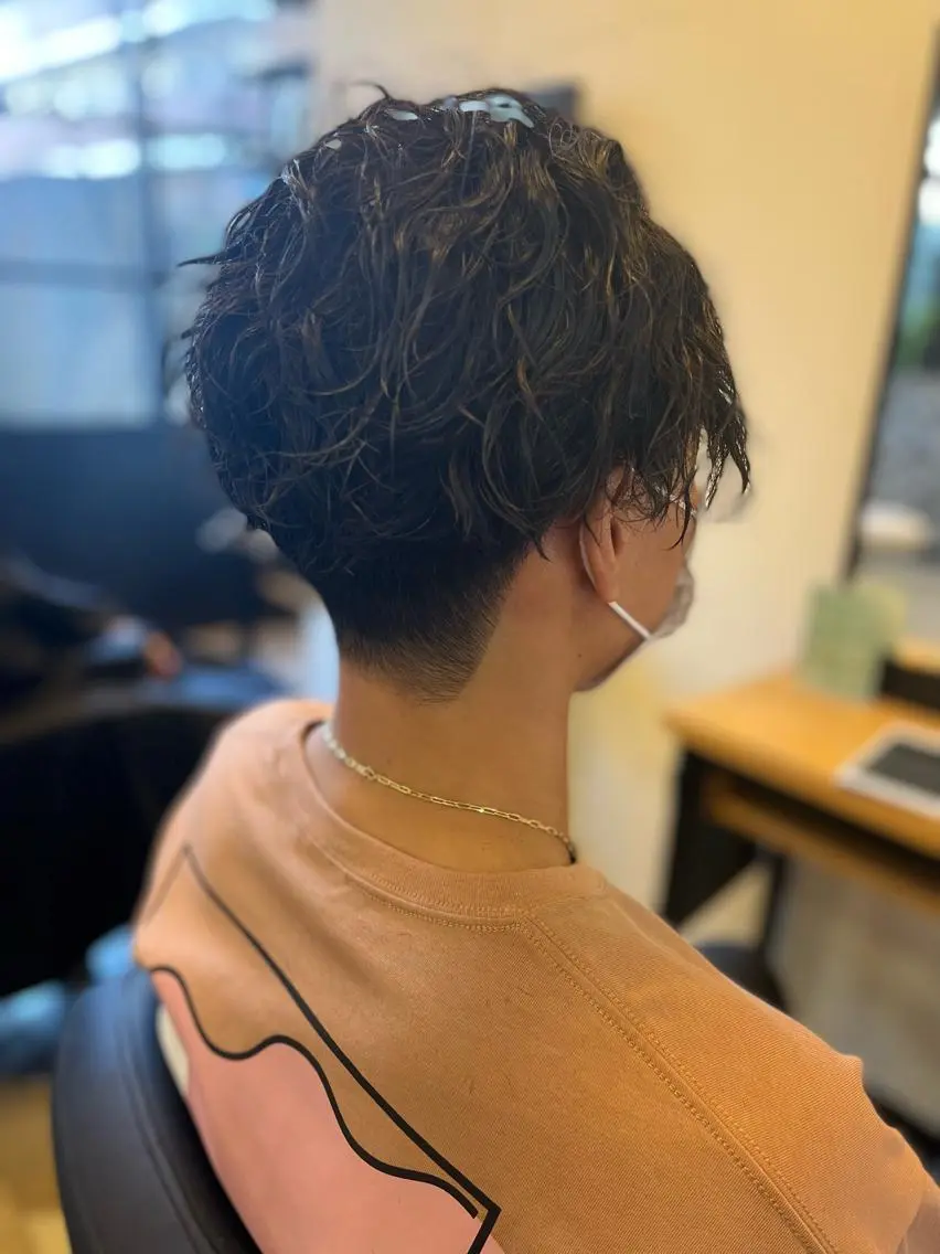ショート パーマ メンズ メンズパーマ 波巻きパーマ カット パーマ トリートメント 和田 真弥のヘアスタイル
