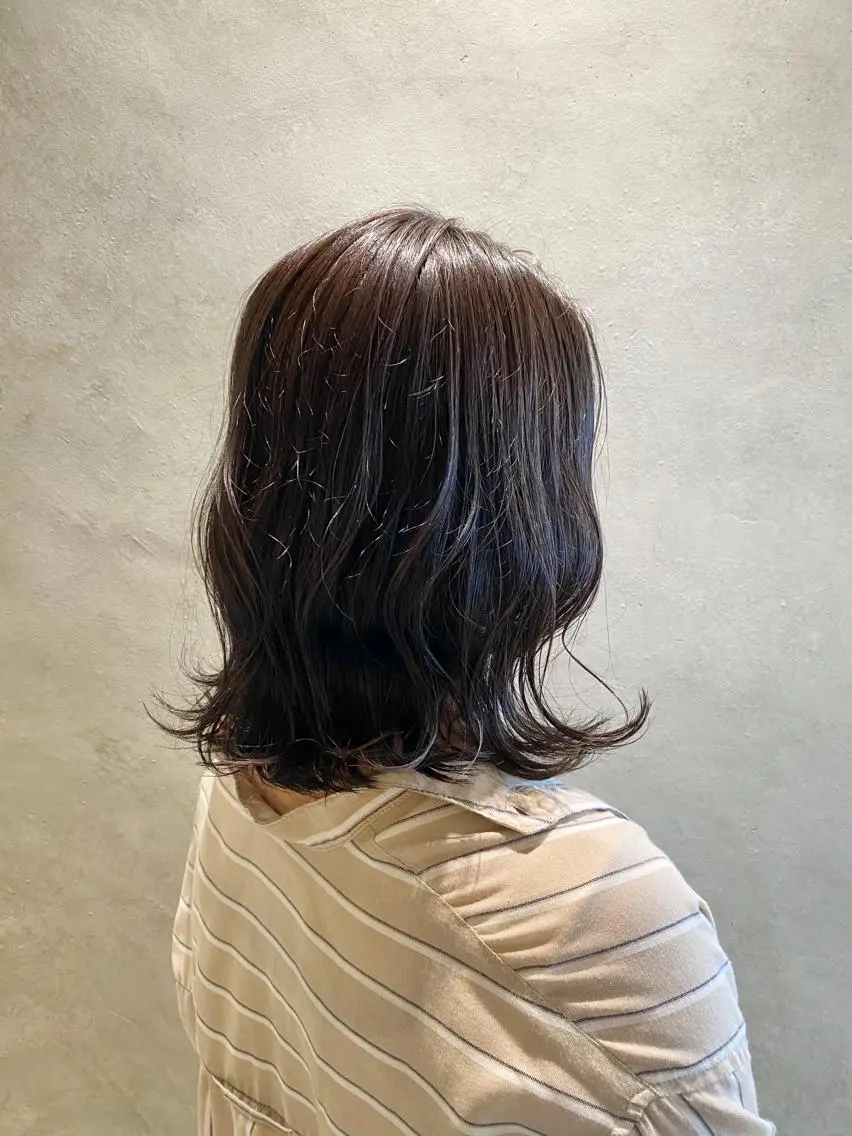ミディアム カラー ベージュカラー🧸 伊藤なつみのヘアスタイル