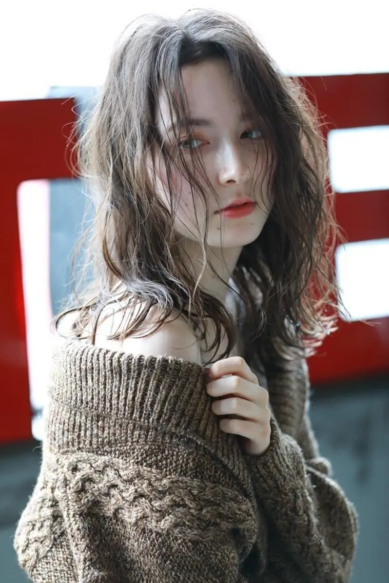 ミディアム カラー ヘアアレンジ ミディアムパーマ アクアカラー ダブルカラー グラデーションカラー ハイライトカラー 💈Chlom💈_ 公式_NewOpenのヘアスタイル