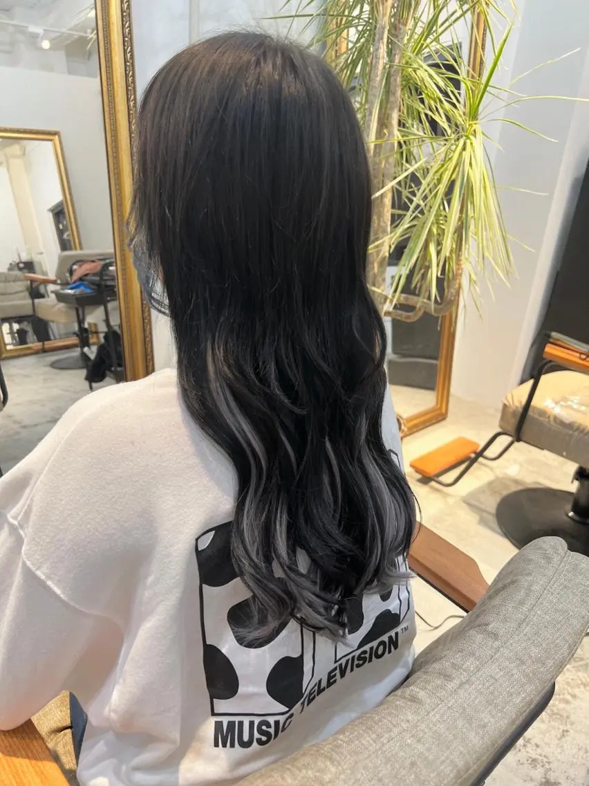セミロング シンプル 美容室のヘアスタイル