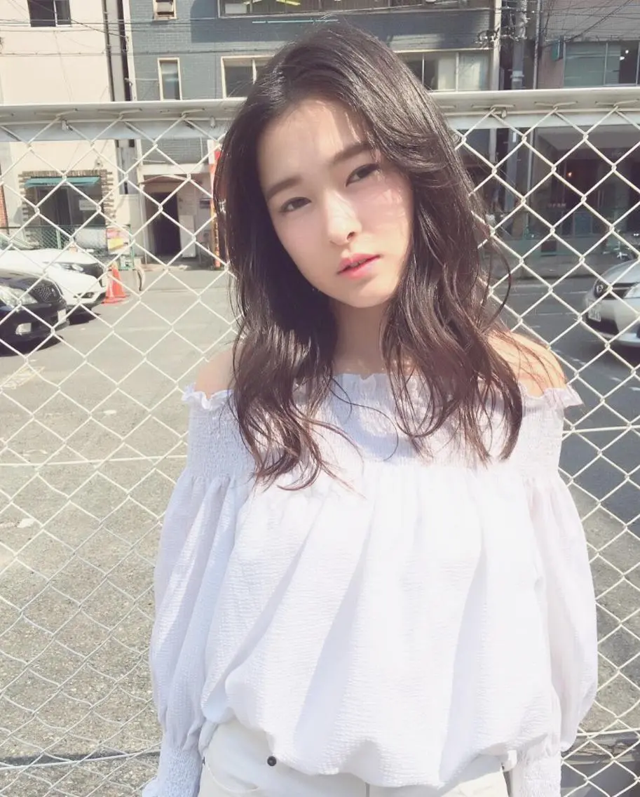 セミロング カラー ヘアアレンジ 柔らか垢抜けｶﾗｰと ｶｯﾄ🫧ASUKAのヘアスタイル