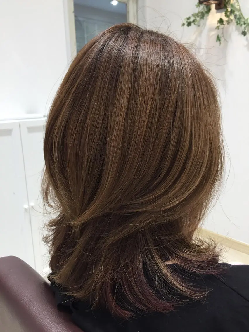 ミディアム カラー レイヤーカット 中野 克也のヘアスタイル