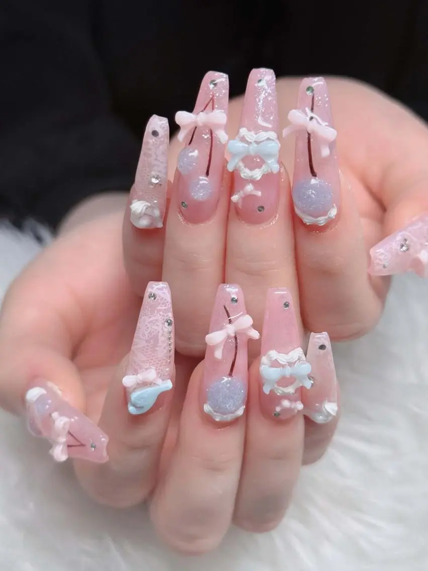 ネイル チークネイル フレンチネイル キラキラネイル 韓国ネイル マグネットネイル ハンドネイル Sakura h.babynailのネイルデザイン