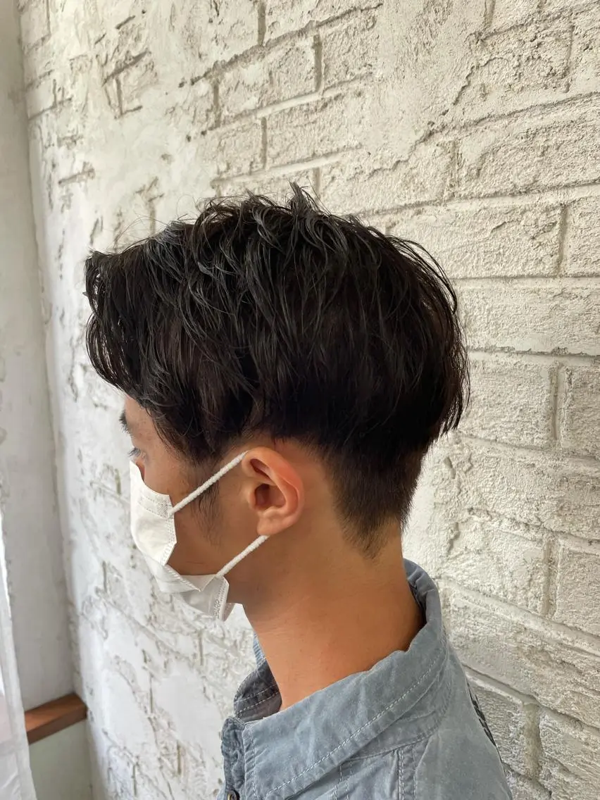 ショート メンズ アップバング 刈り上げ ショートヘア ブリーチ特化 ハイトーンRYOYAのヘアスタイル
