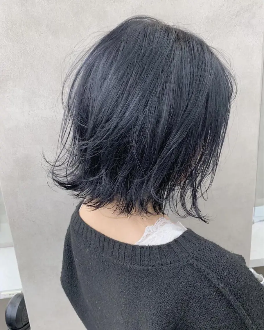 ショート ハイトーン×レイヤー カットTAKUMIのヘアスタイル