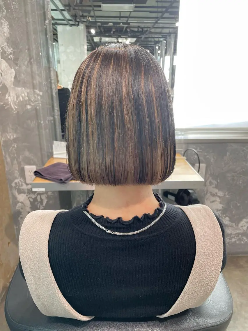 ショート カラー パーマ ヘアアレンジ メンズ キッズ ネイル マツエク・マツパ アイブロウ ボブ 透明感カラー・レイヤ ー🎀amika🎀のヘアスタイル