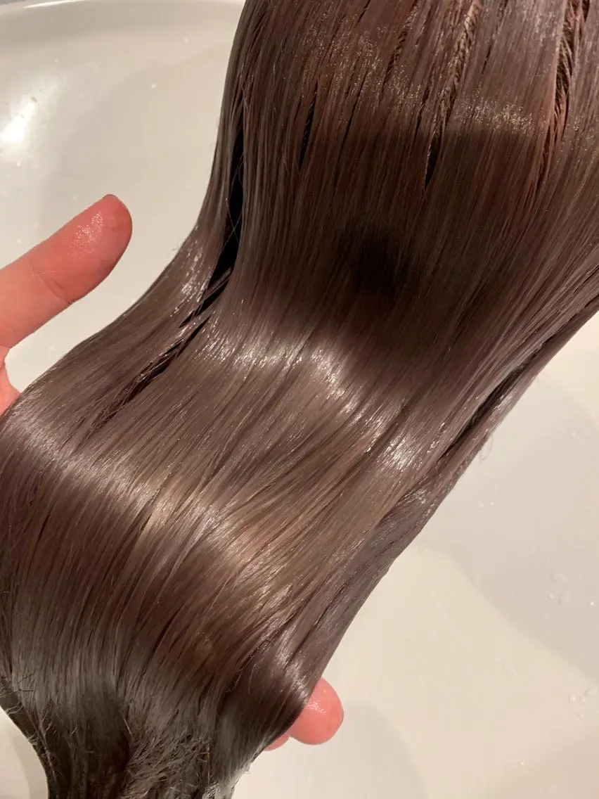 カラー 天野 利咲のヘアスタイル
