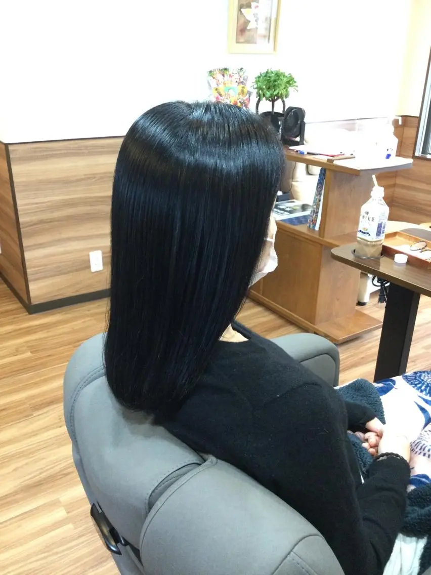 ミディアム カラー 黒髪 ブルーカラー ブルーブラック Annon プライベートサロンのヘアスタイル