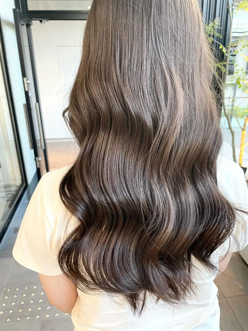 ロング カラー 透明感カラー ハイライトカラー オレンジ ハイライト ヘアカラー トリートメント マエダ リョウのヘアスタイル