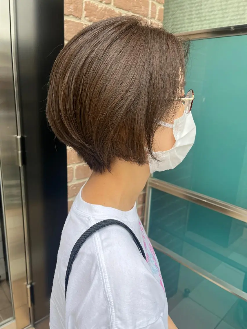 ミディアム カラー パーマ ヘアアレンジ メンズ キッズ ネイル マツエク・マツパ アイブロウ ミディアムパーマ メンズパーマ ブラウンカラー ケアカラー 透明感カラー 久木原 ゆりのヘアスタイル