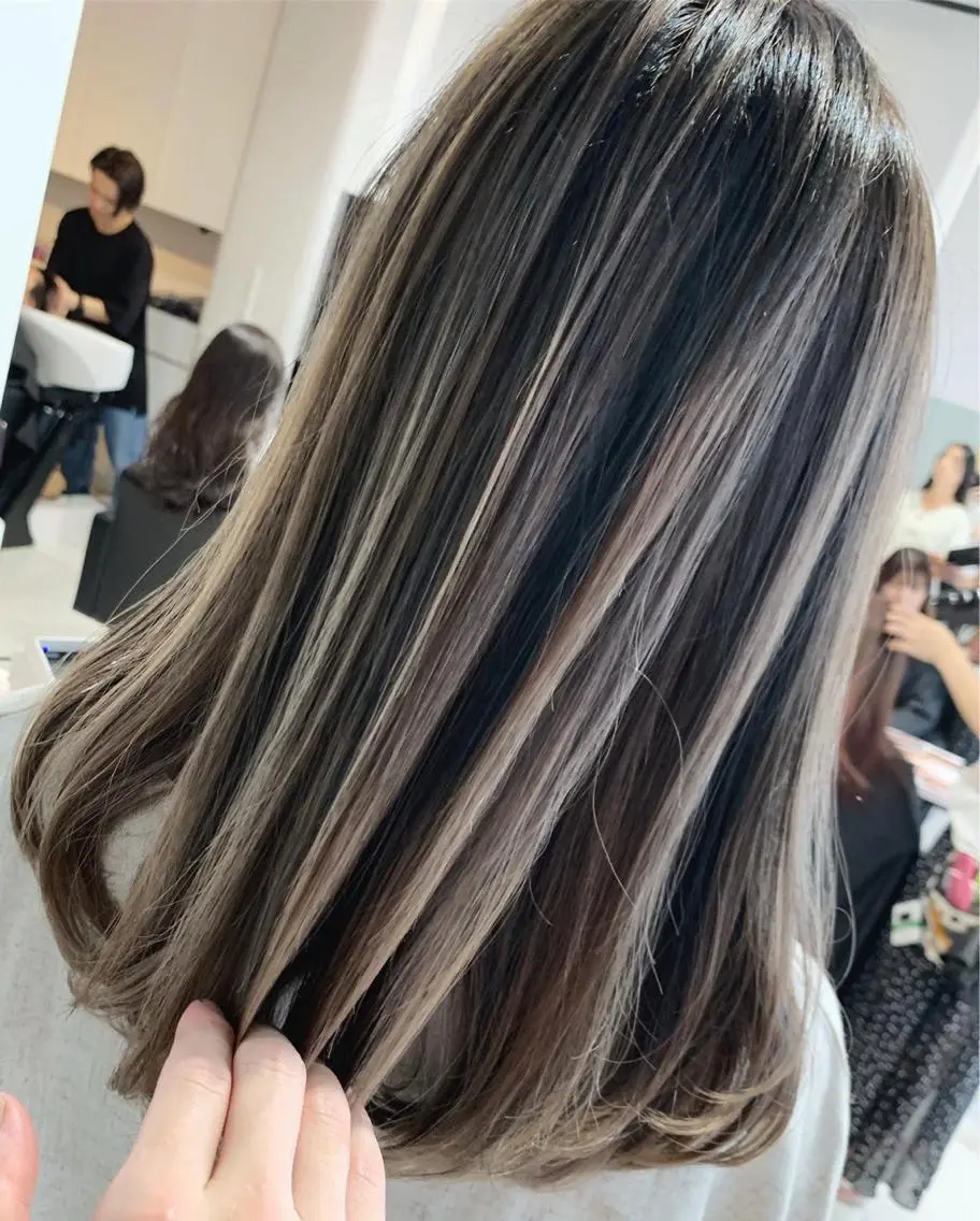 ミディアム カラー パーマ ヘアアレンジ 【公式】amble luxe池袋東口🩷のヘアスタイル