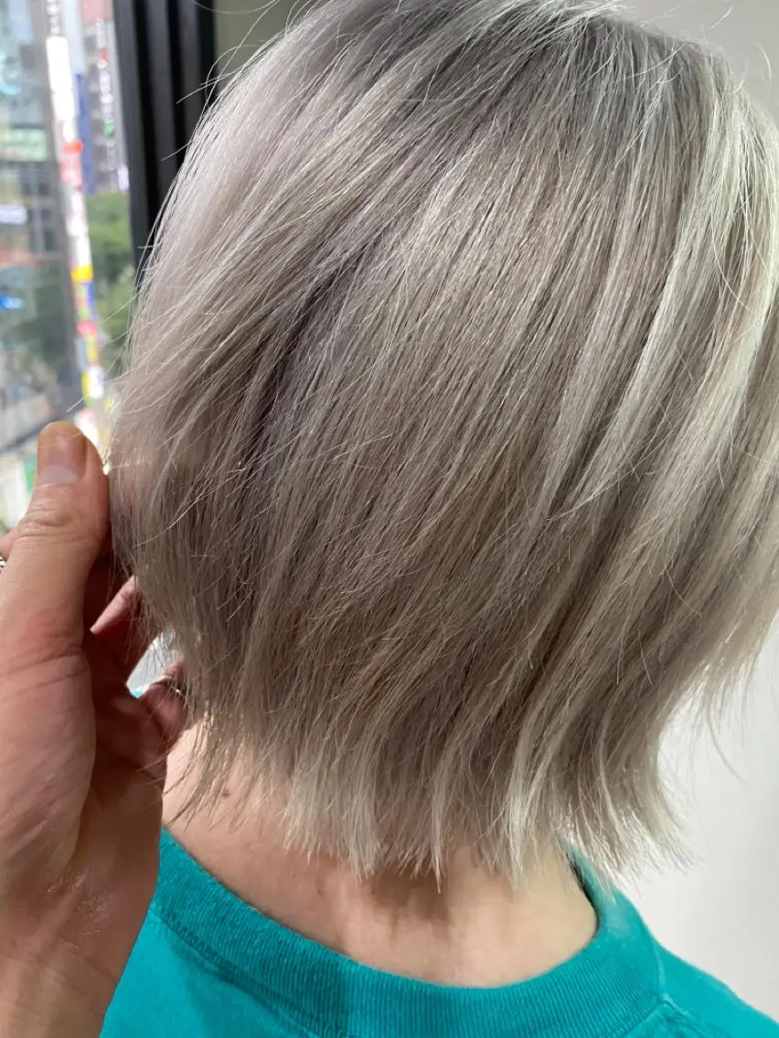ミディアム カラー パーマ ヘアアレンジ メンズ キッズ ネイル マツエク・マツパ メンズブリーチ ベージュカラー ブリーチ シルバー シルバーベージュ 🌸グレージュ/ ベージュ🌸yutaのヘアスタイル