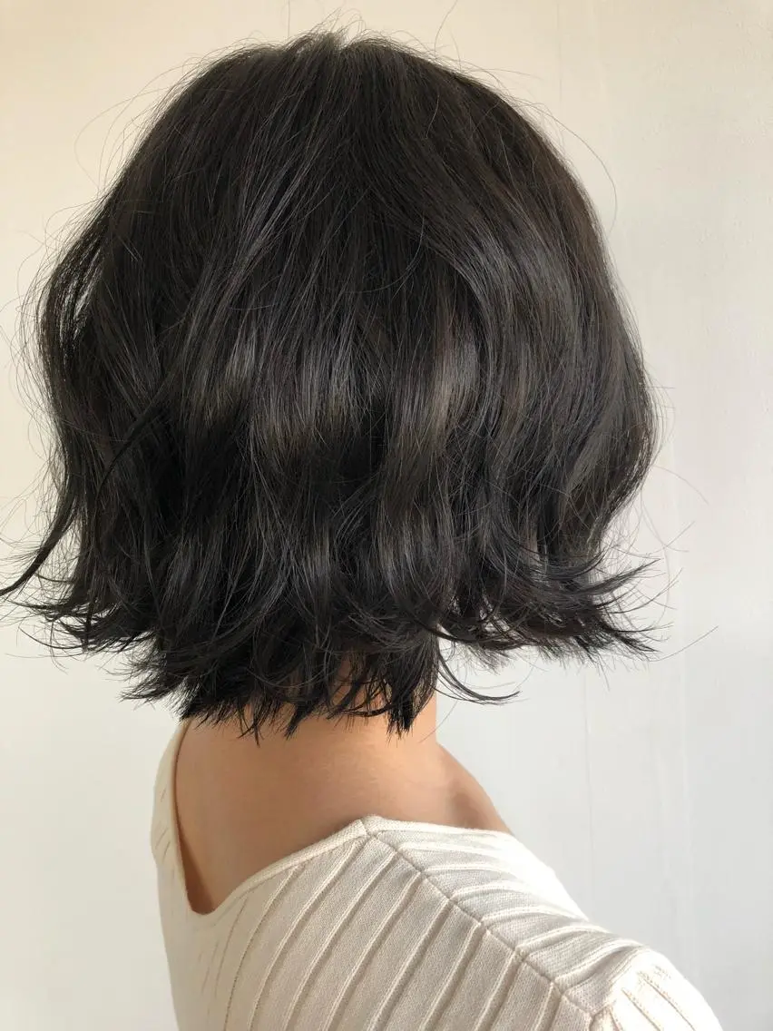 ショート カラー 松浦 圭希のヘアスタイル