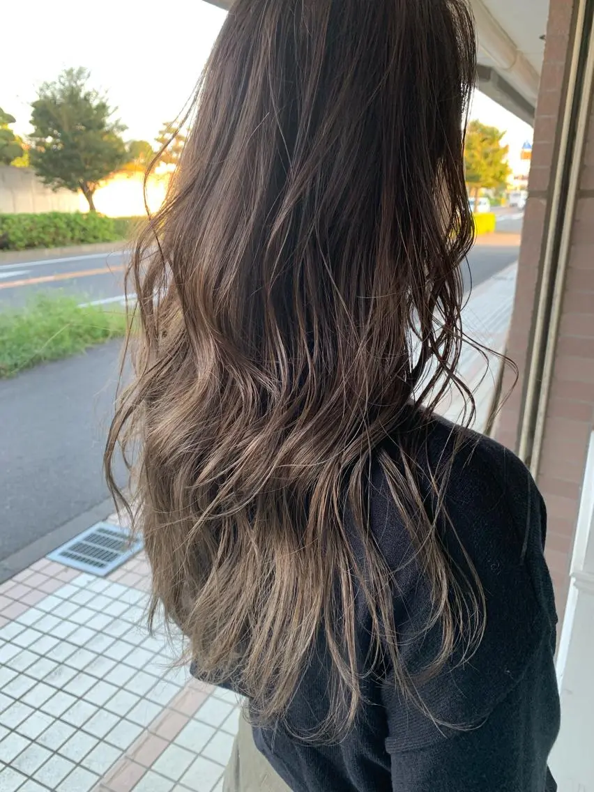 ロング カラー GLITTER笠原店 グリッターカサハラのヘアスタイル