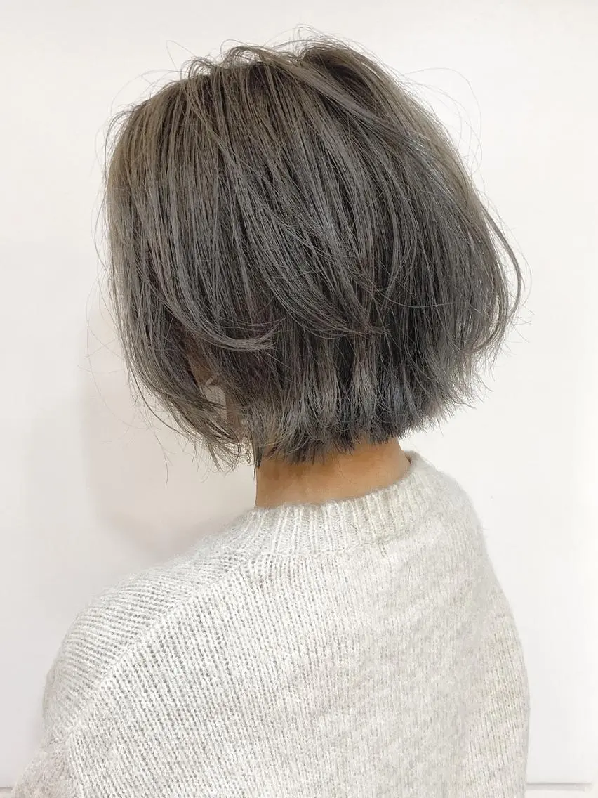 カラー ヨコスカ チヒロのヘアスタイル