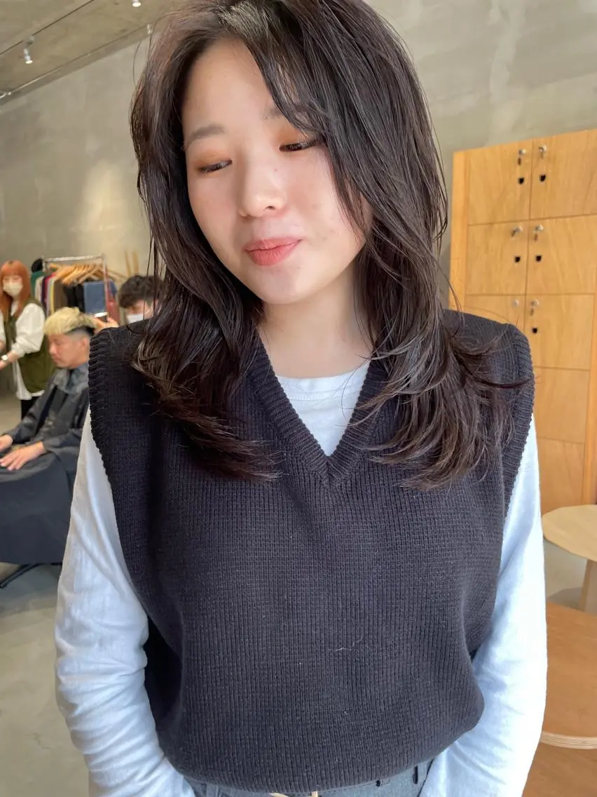 セミロング ヘアカラー wewe: momoeのヘアスタイル