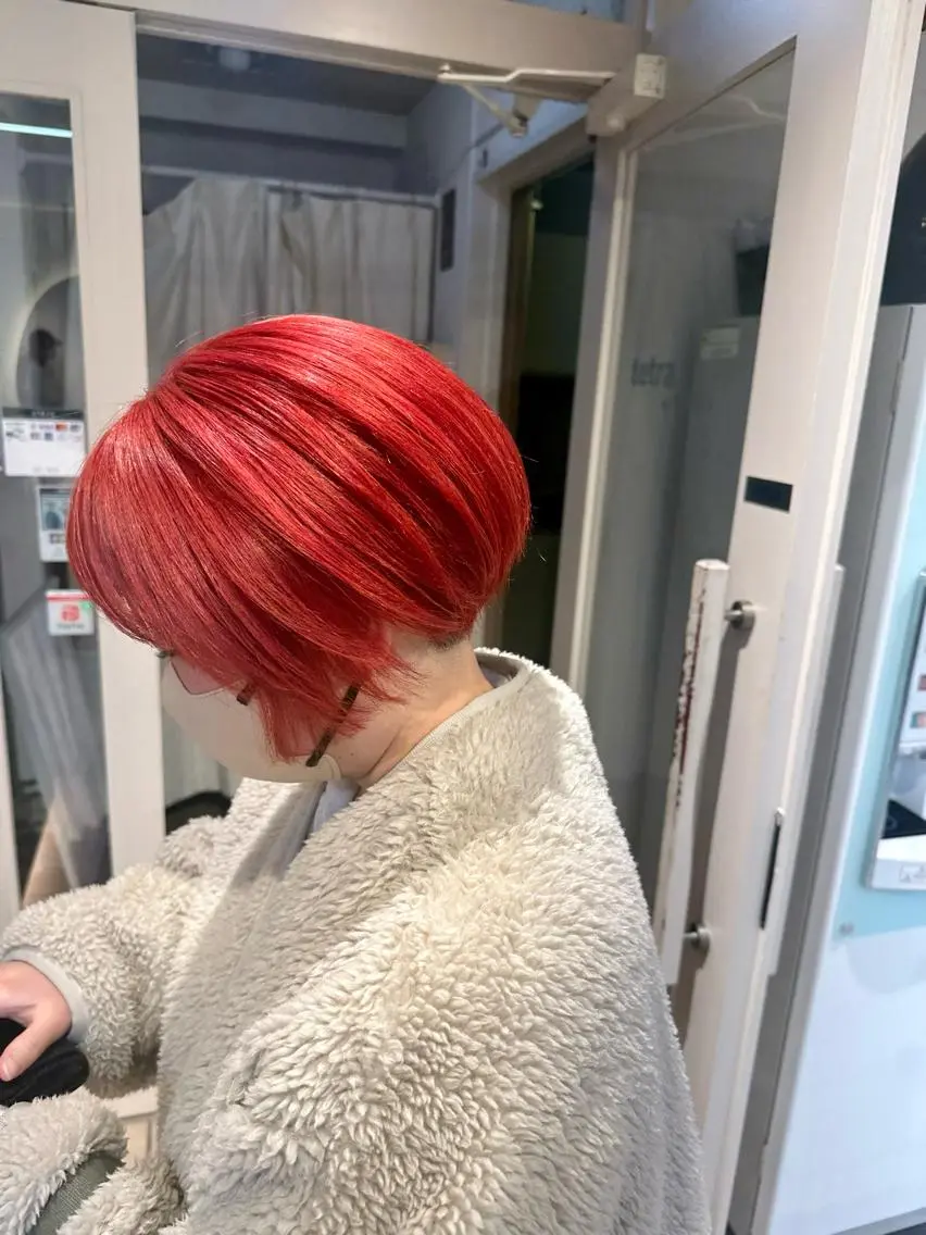 ショート カラー ブリーチ 縮毛矯正・透明感 カラー💙acoのヘアスタイル